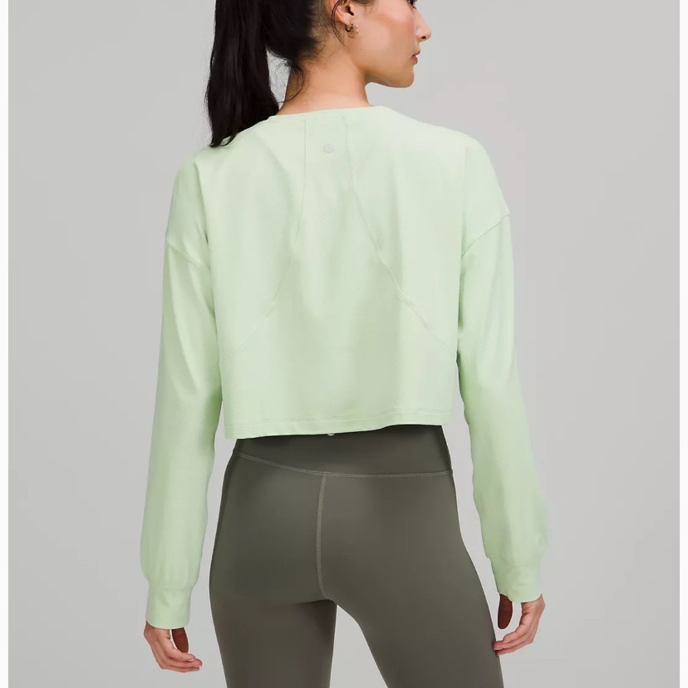 brand new green cropped lulu top